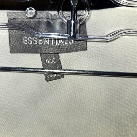 ***Essential White/ Silver Dotted Poncho shirt ---  4XL - Picture 7 of 8